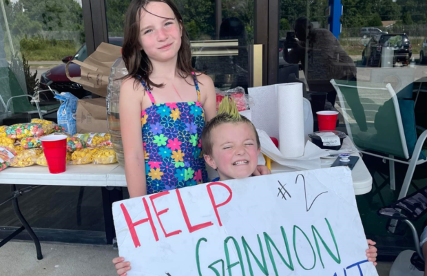 A Lemonade Stand Fundraiser For Little Brother’s Cancer Treatment