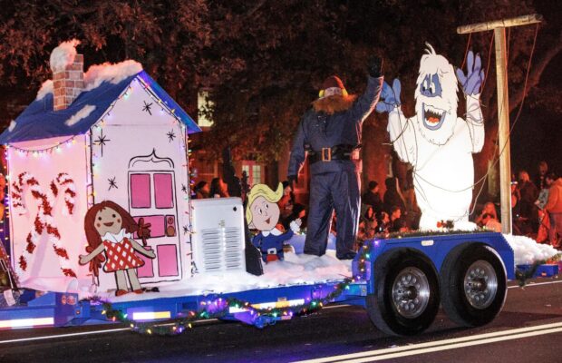 Pics From The Lighted Christmas Parade Downtown Clarksville
